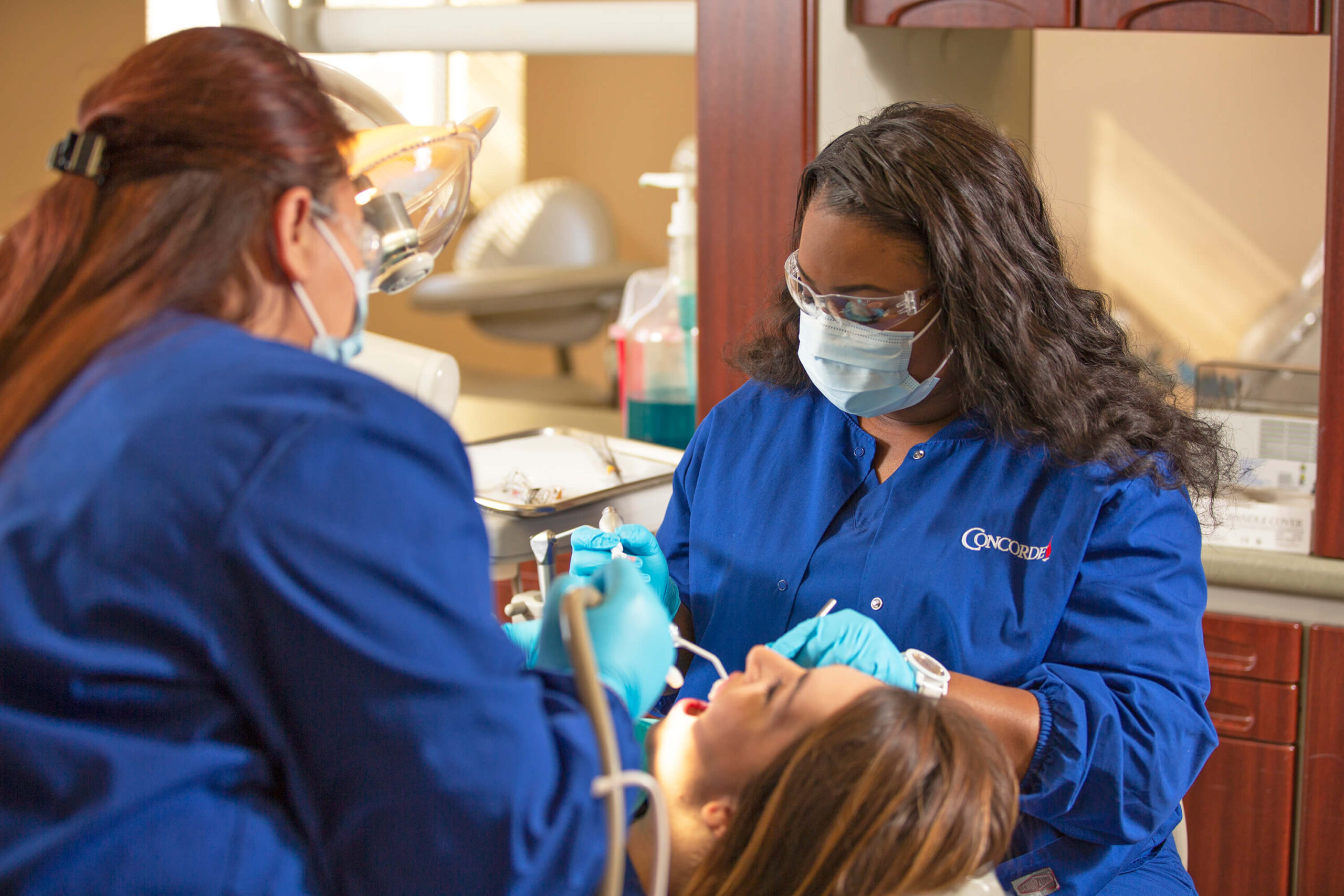 dentist assistant